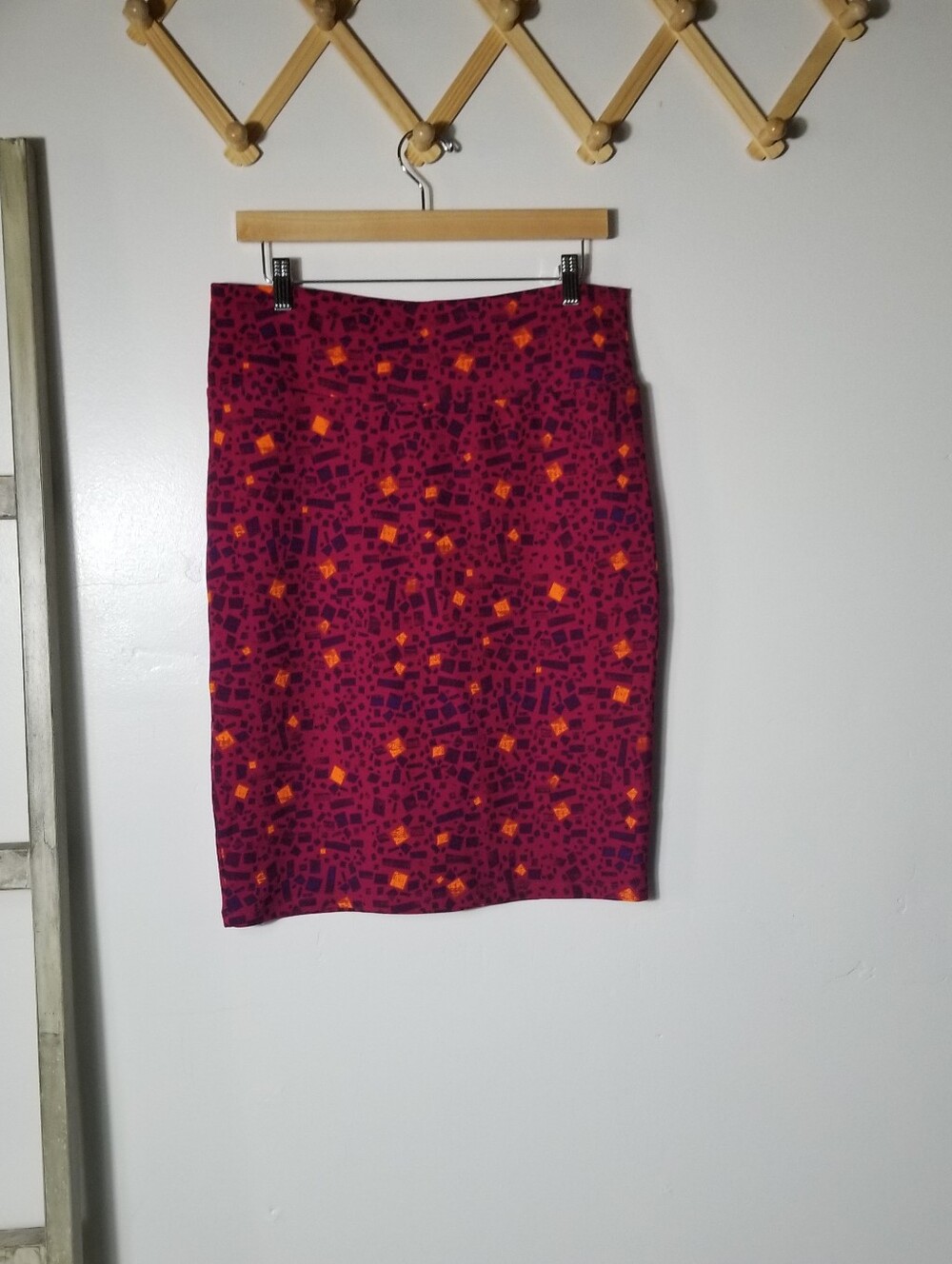 LULAROE WOMEN'S CASSIE SKIRT SIZE LARGE
